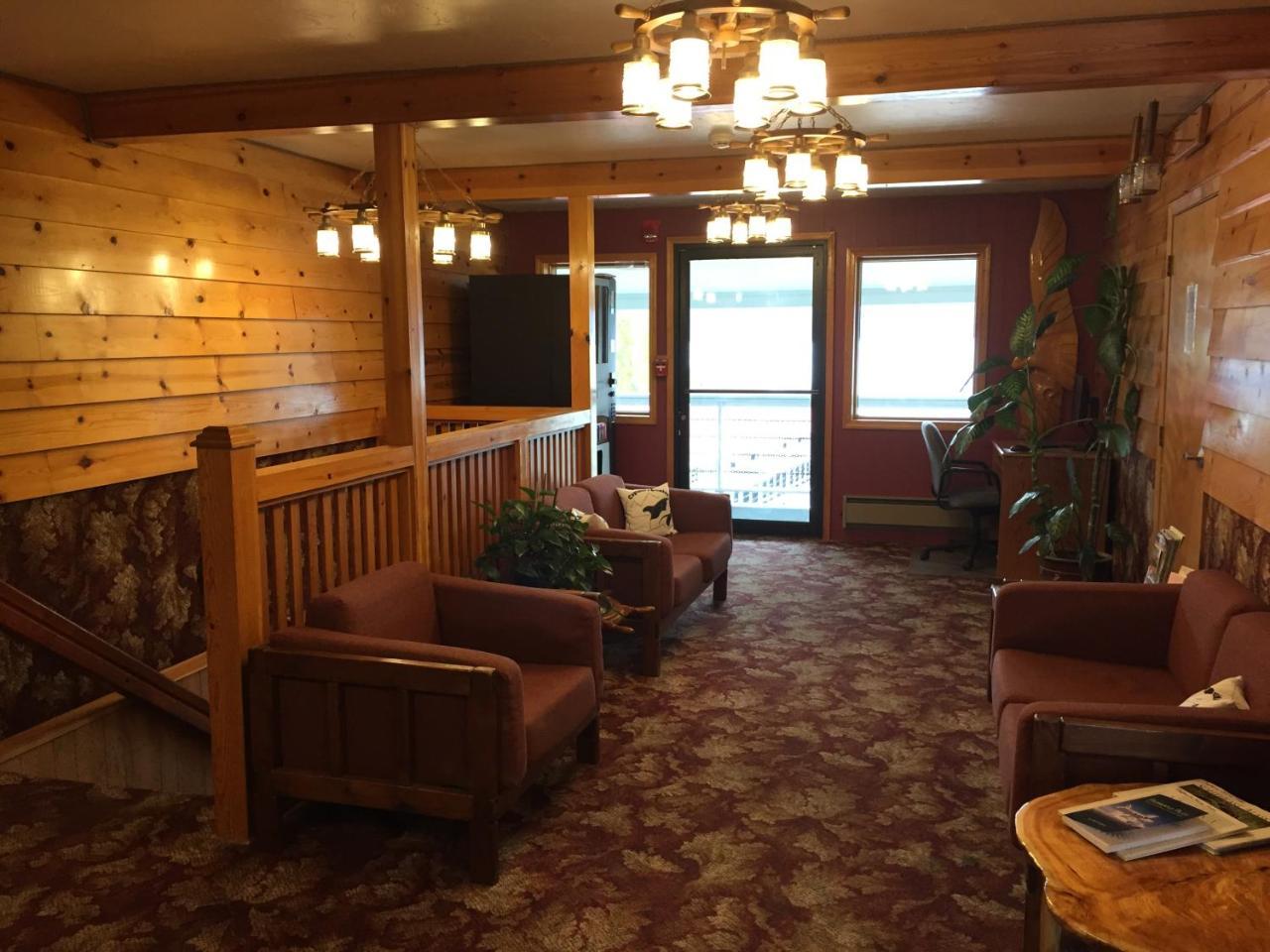 Captain's Choice Motel Haines Exterior foto